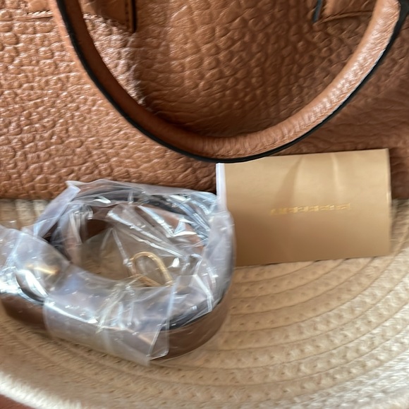 💯 Authentic NEW BURBERRY Leather Handbag - Picture 5 of 9